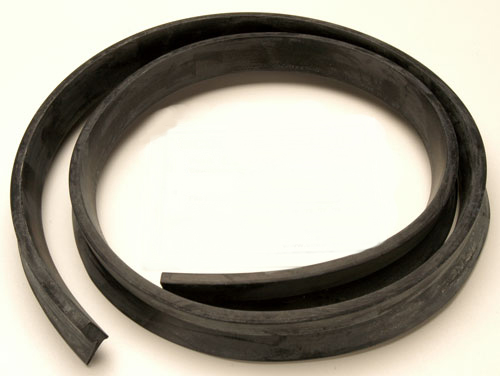 Scout 80, Scout 800 Lower Outer Liftgate Seal