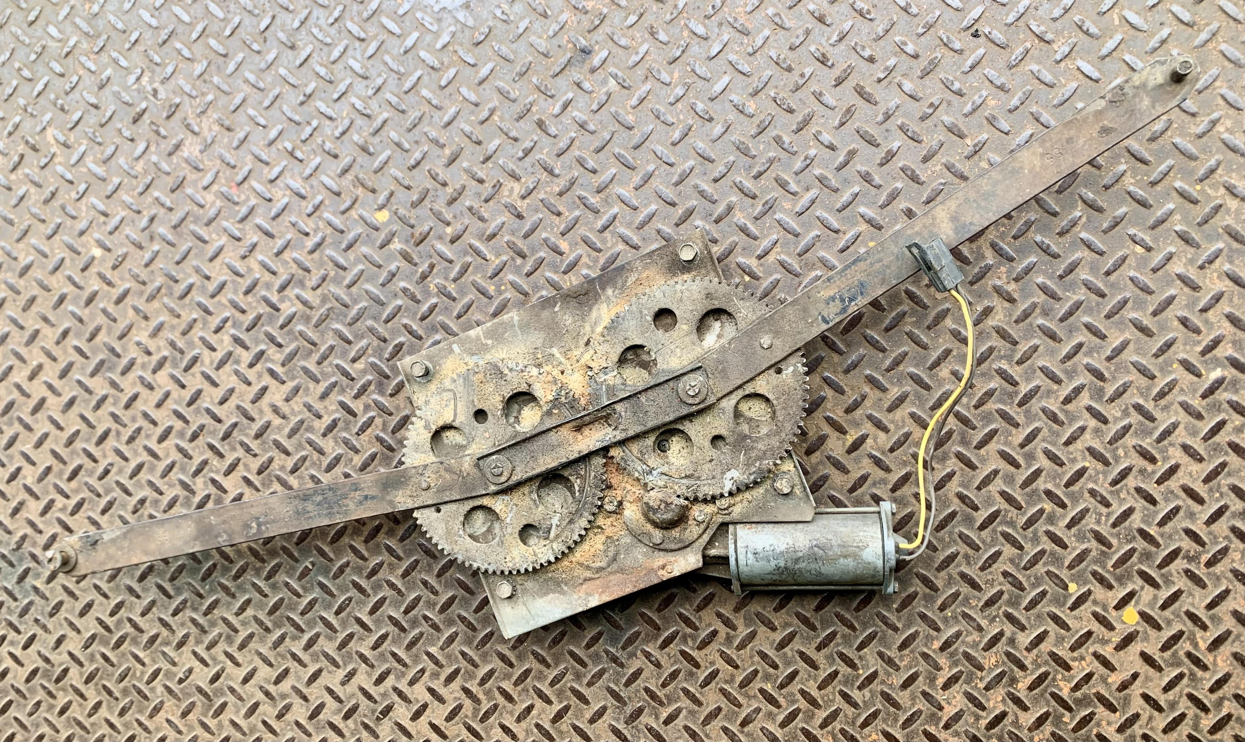 Electric Window regulator  D-series with motor -Used