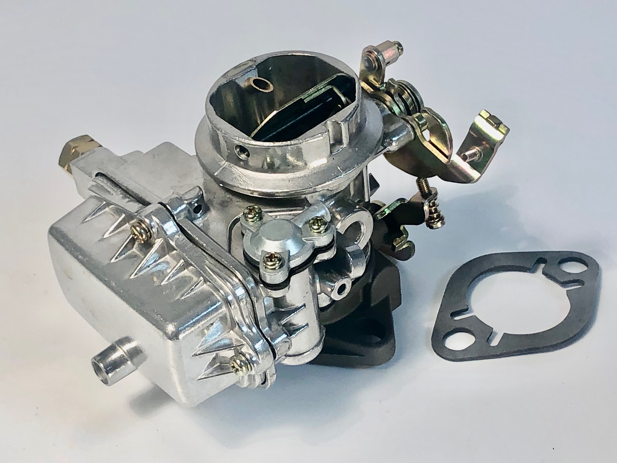 Scout 80, Scout 800 Carburetor - Holley 1904 - Holley Carb 4 Cylinder 152 Cid new Replacement. Turn around choke cable mounting..