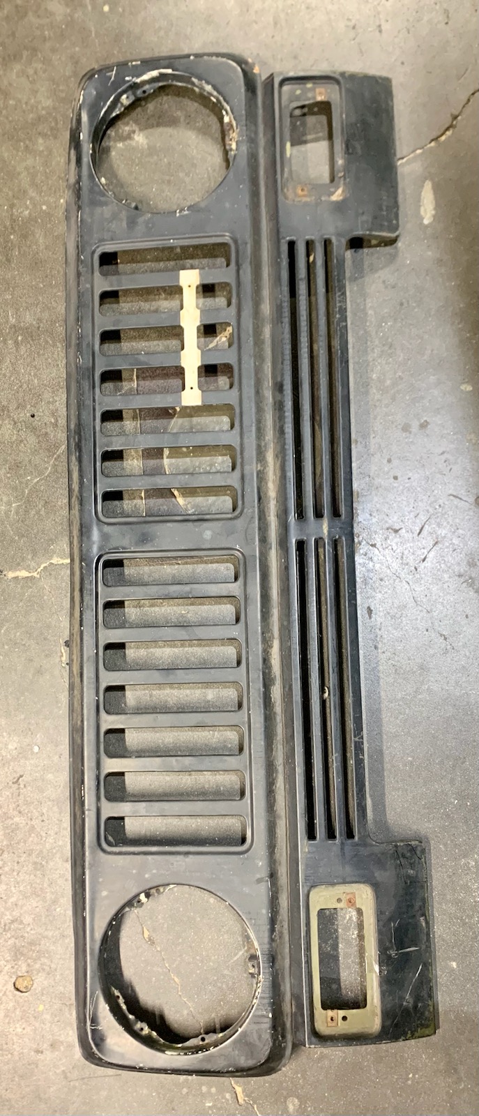 Scout II Grille - 1973